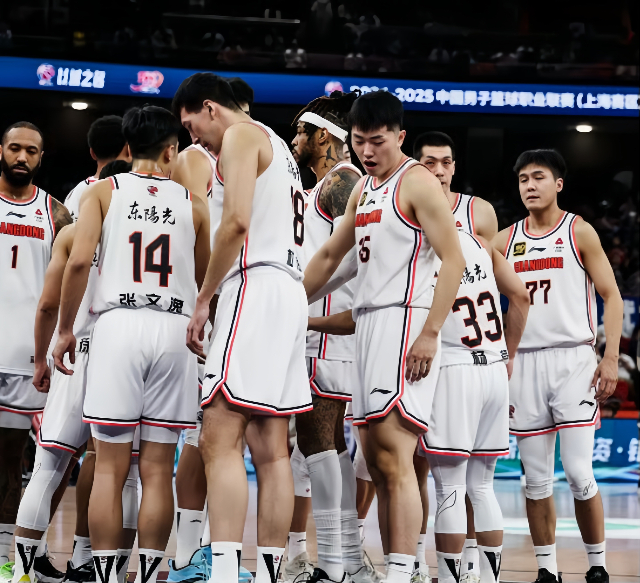 关于广东宏远主场遭遇惨败，客场之行不顺的信息